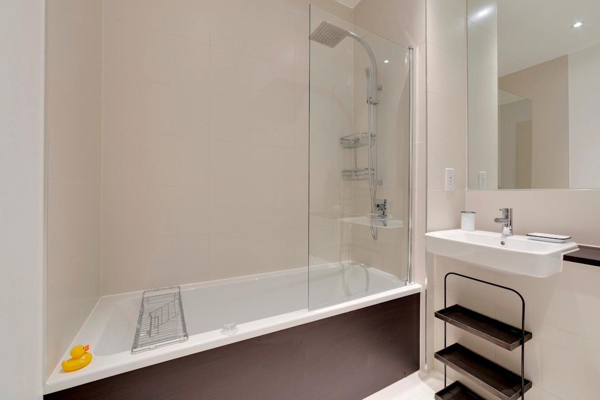 Pass The Keys Stunning And Spacious Modern Flat - Own Car Park CBG Extérieur photo