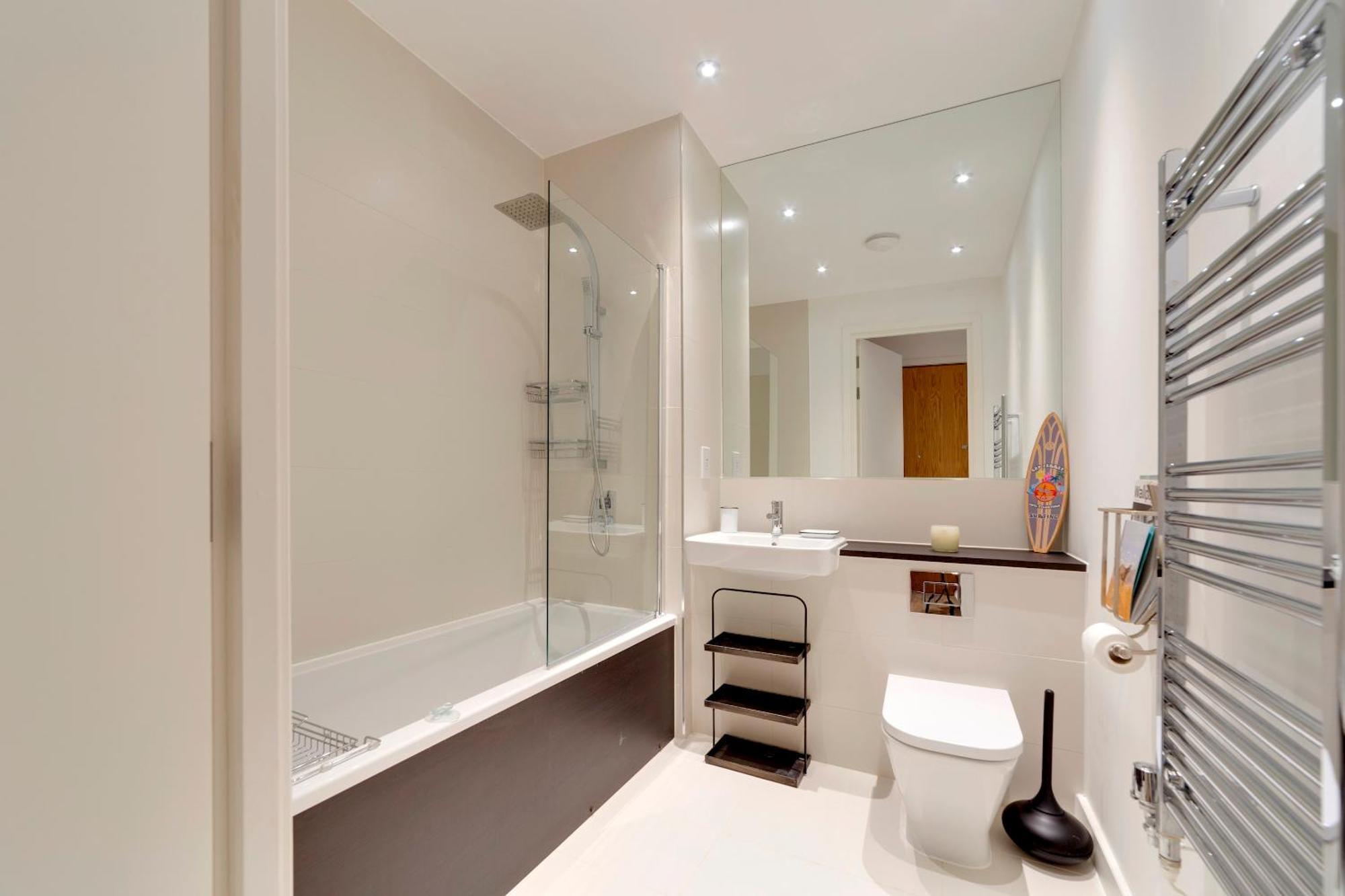 Pass The Keys Stunning And Spacious Modern Flat - Own Car Park CBG Extérieur photo