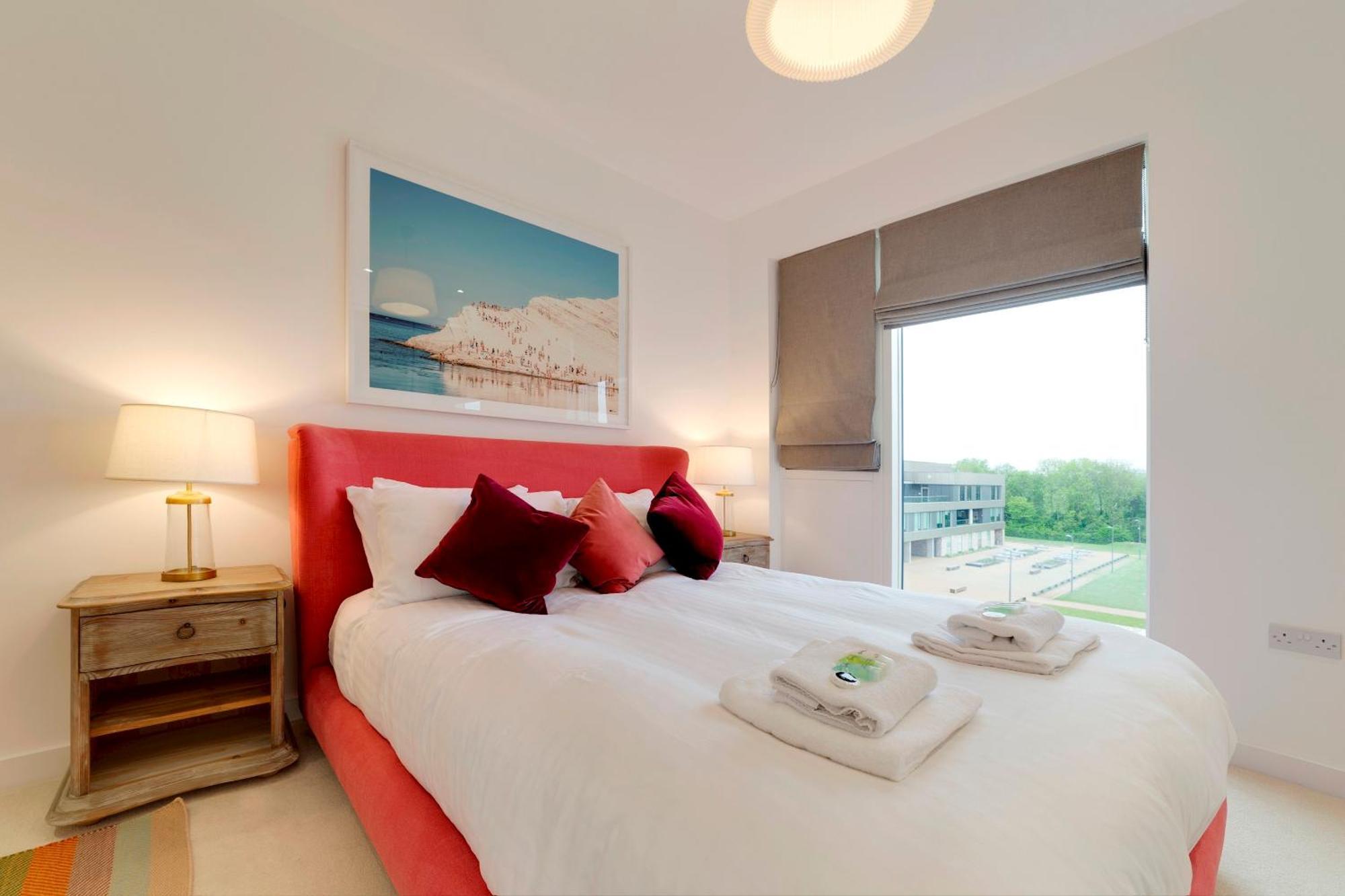 Pass The Keys Stunning And Spacious Modern Flat - Own Car Park CBG Extérieur photo