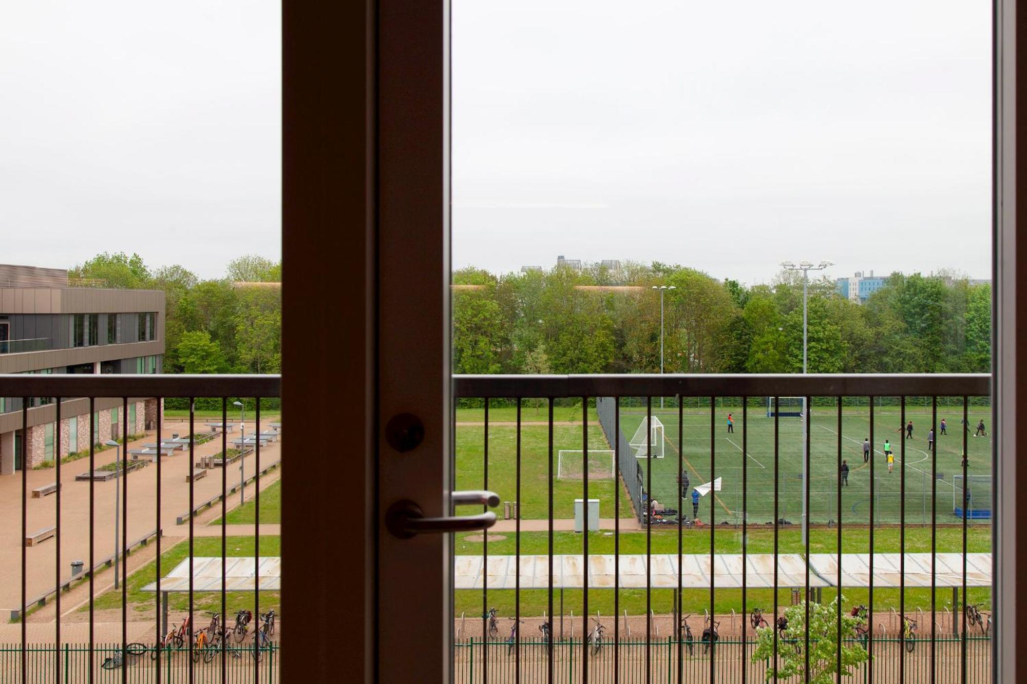 Pass The Keys Stunning And Spacious Modern Flat - Own Car Park CBG Extérieur photo