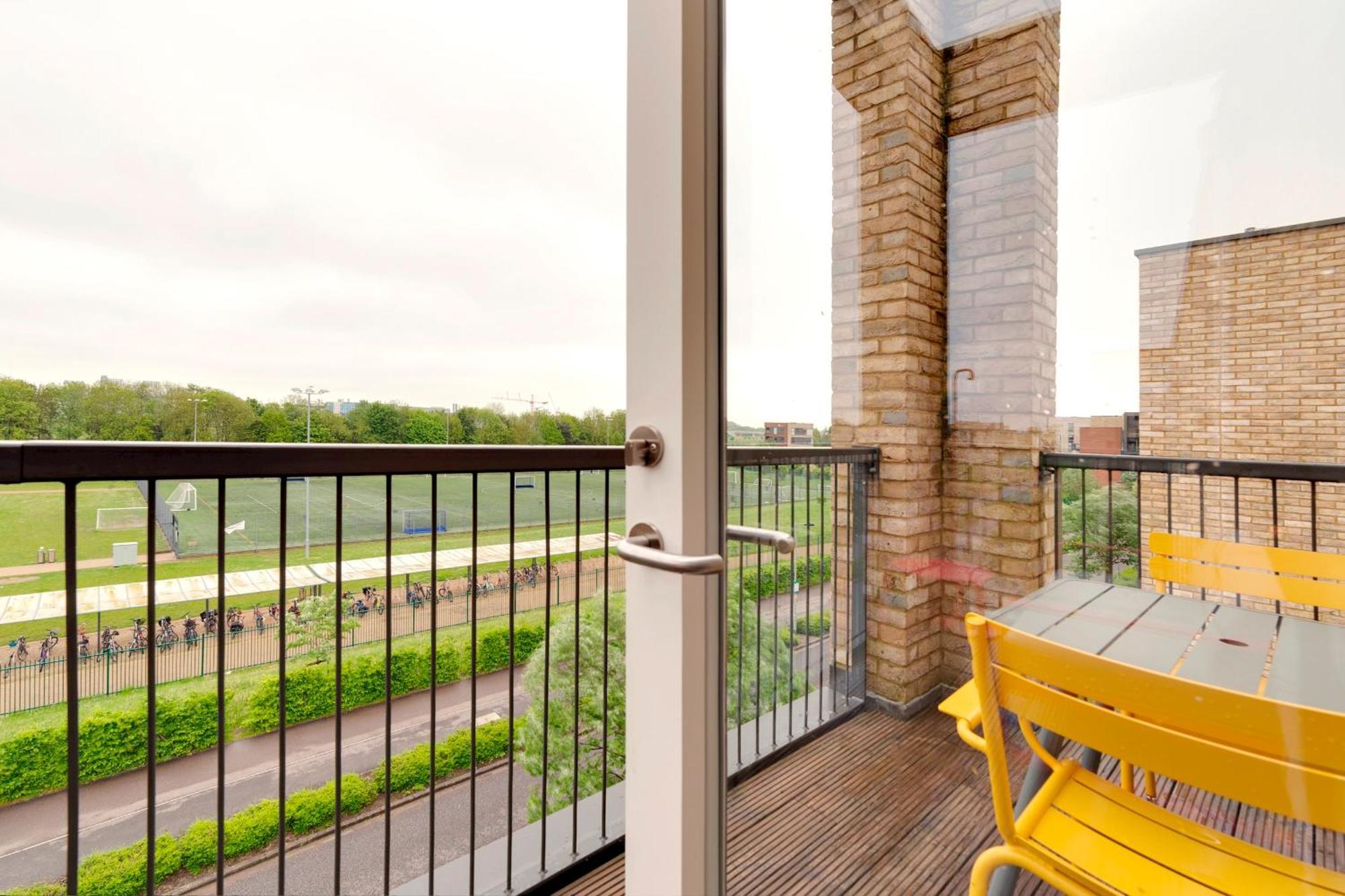 Pass The Keys Stunning And Spacious Modern Flat - Own Car Park CBG Extérieur photo